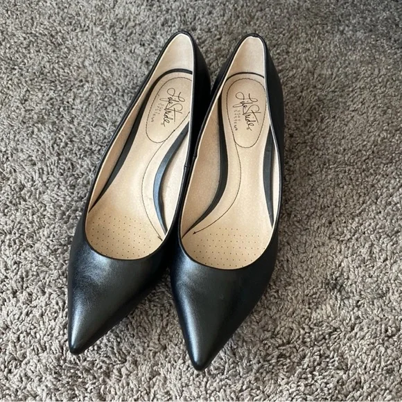 Life Stride Black Pointed Toe kitten heels - Picture 1 of 5